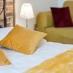 Cozy Spacious 5 Star Accommodation In The Heart Of Historic Center