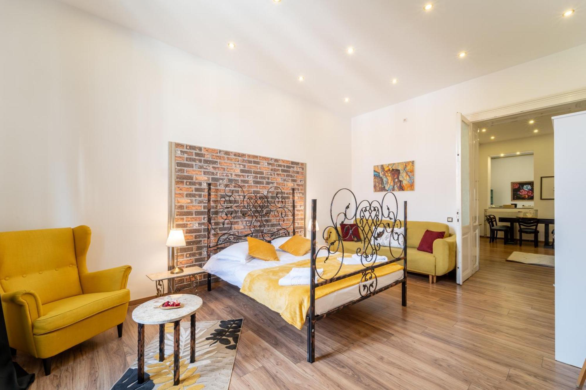 Cozy Spacious 5 Star In The Heart Of Historic Center Apartment Cluj-Napoca