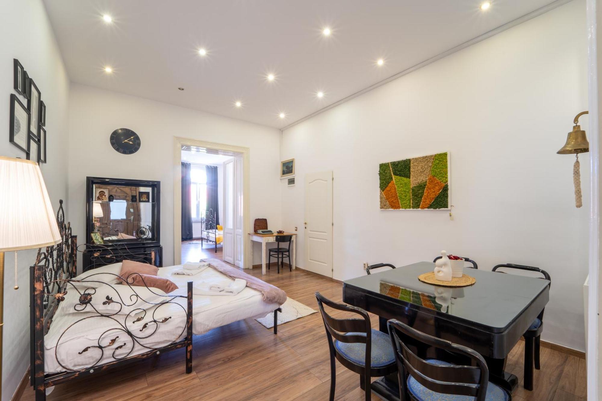 Apartment Cozy Spacious 5 Star In The Heart Of Historic Center