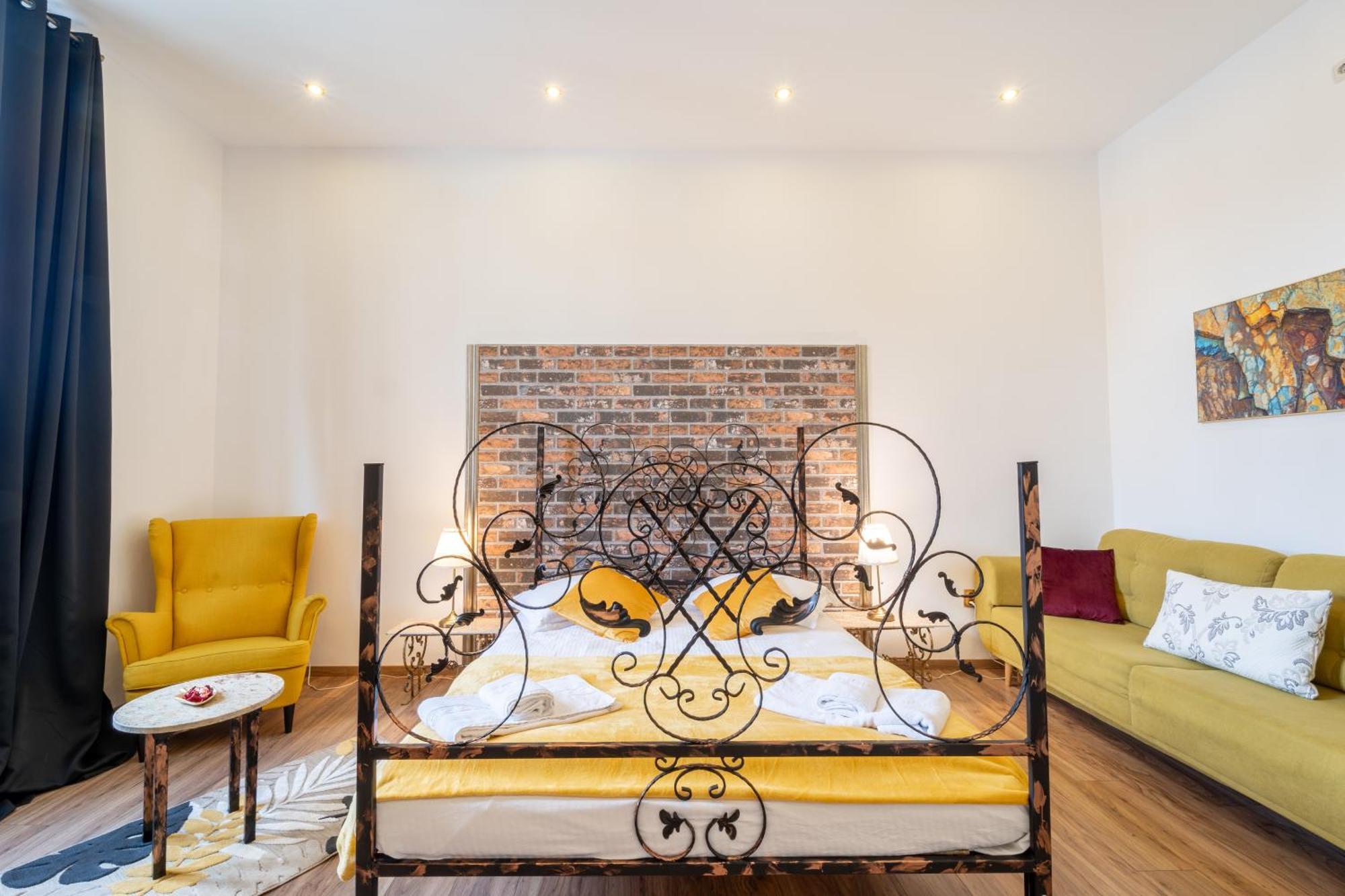 Cozy Spacious 5 Star In The Heart Of Historic Center Apartment Cluj-Napoca